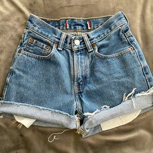 Levi’s 550 denim shorts